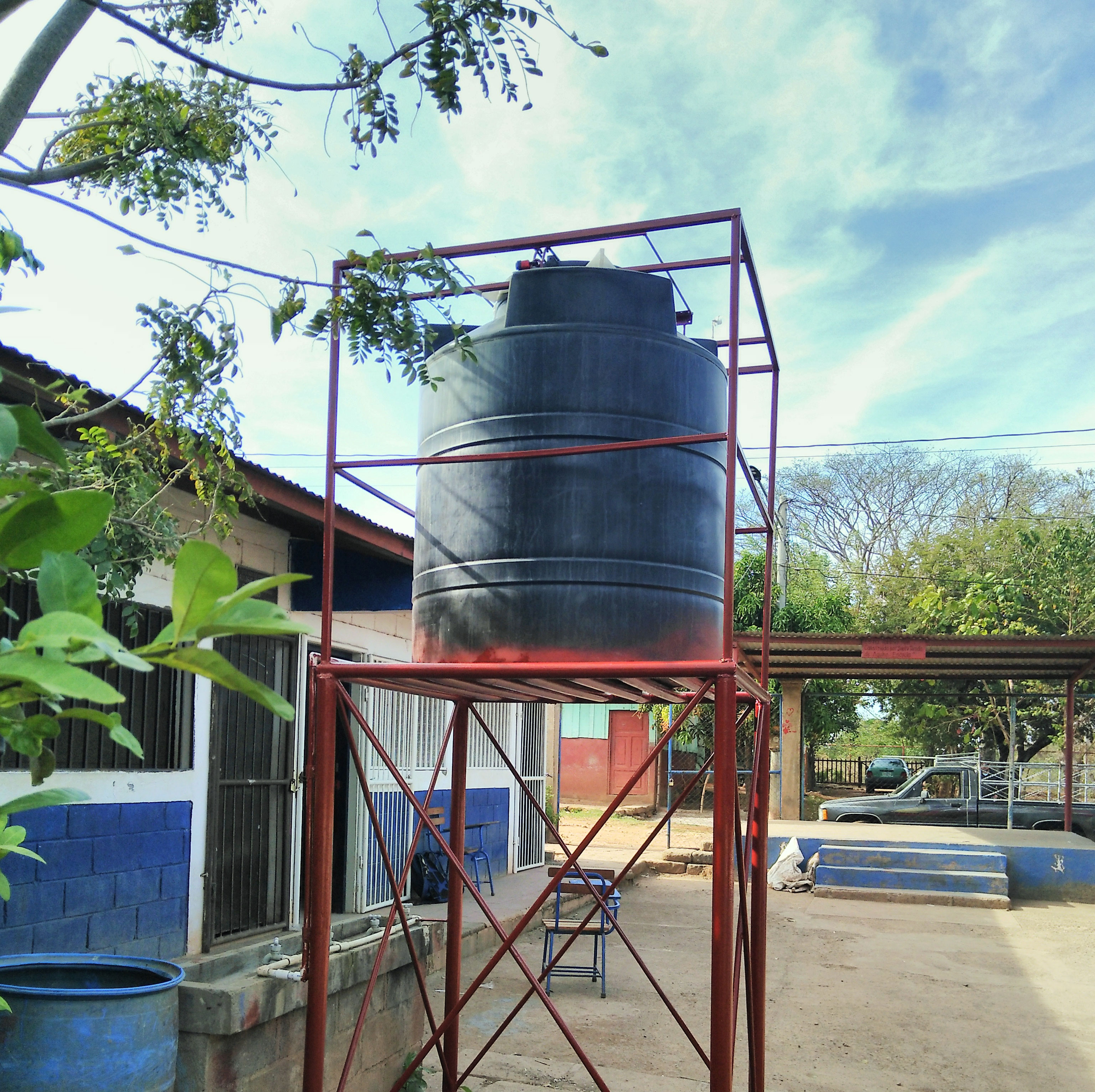 Wassertank Escuela Secundaria Nueva Esperanza